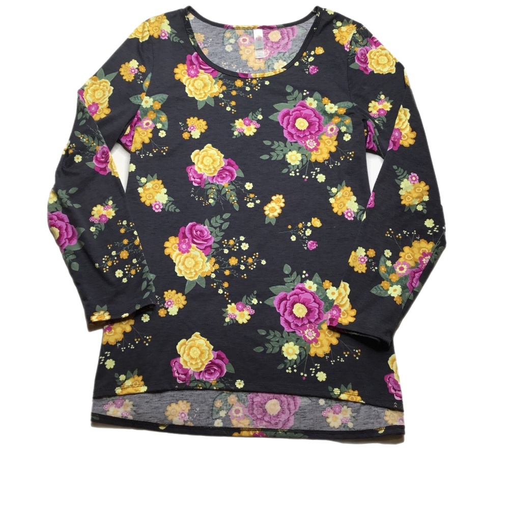Lynnae LuLaRoe top